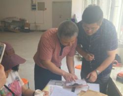 農(nóng)業(yè)部領(lǐng)導(dǎo)視察河南摩爾化工1 農(nóng)業(yè)部領(lǐng)導(dǎo)視察河南摩爾化工1